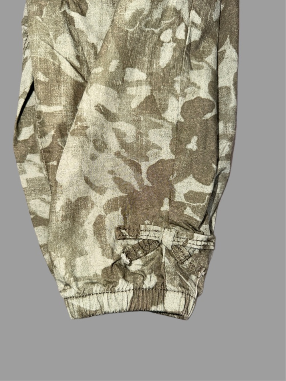 Baby Gap Pull-On Parachute Cargo Pants | Army Camo | 18-24 Months | Like New - Picture 3 of 3